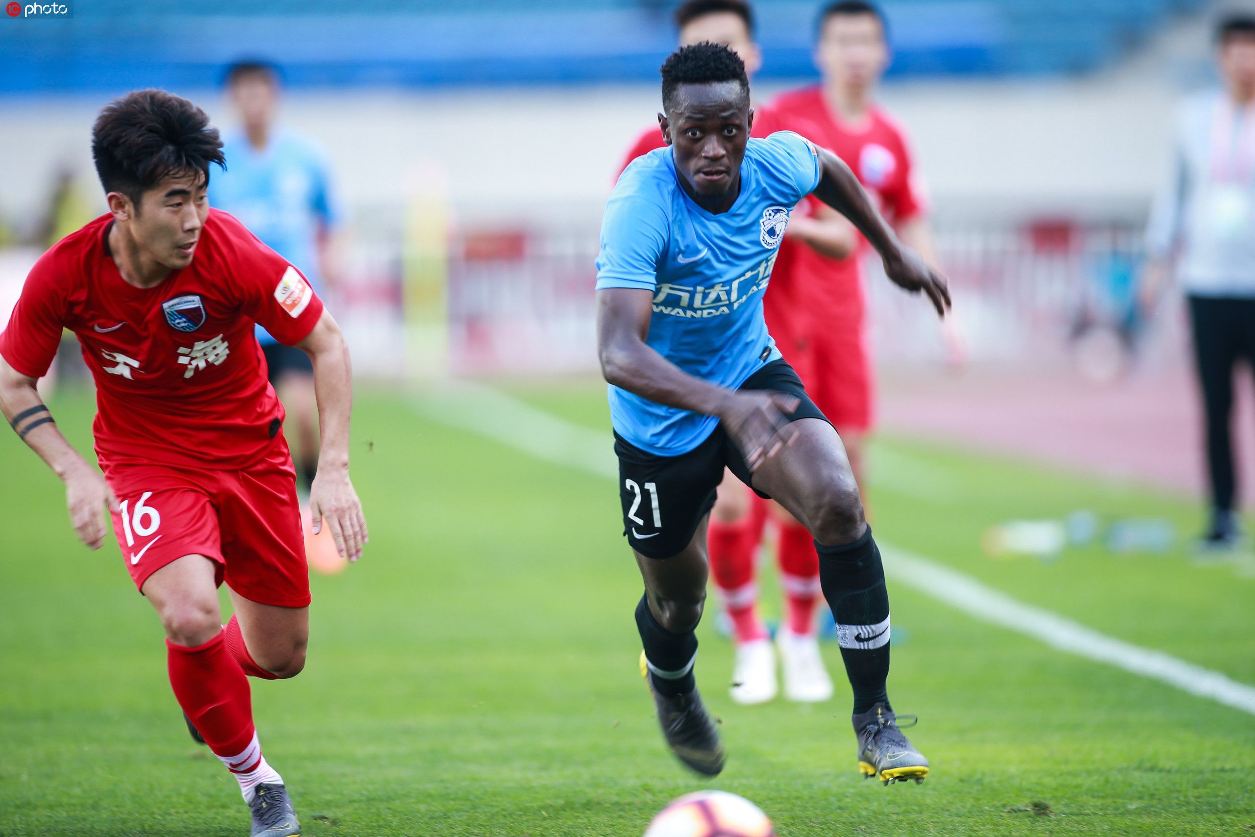 瓦伦西亚训练开放日，转会期远射贴柱引欢呼，中超在即，球队文化再被提及的简单介绍-米兰官网