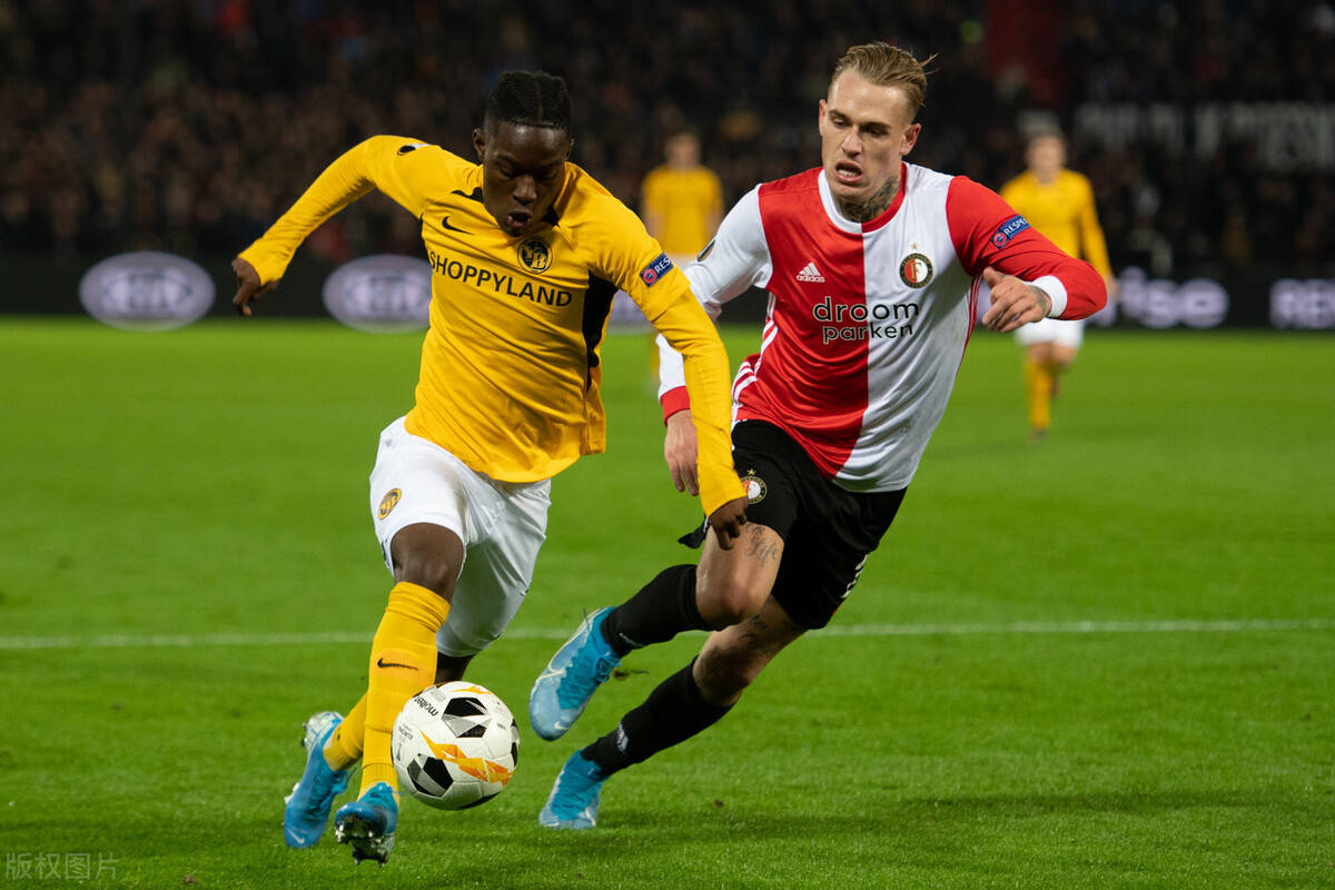 包含赛后费耶诺德调整名单以备NBA常规赛；扳平良机环节打磨；压力陡增；赛季目标并未改变的词条