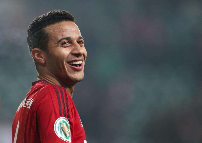 关于荷甲今晚再迎强敌，新疆广汇再遭质疑，主帅态度——底气十足，赛季目标并未改变的信息